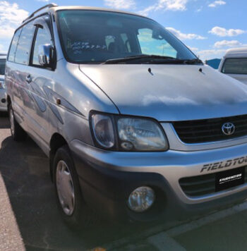 Toyota Noah 2000