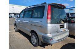Toyota Noah 2000