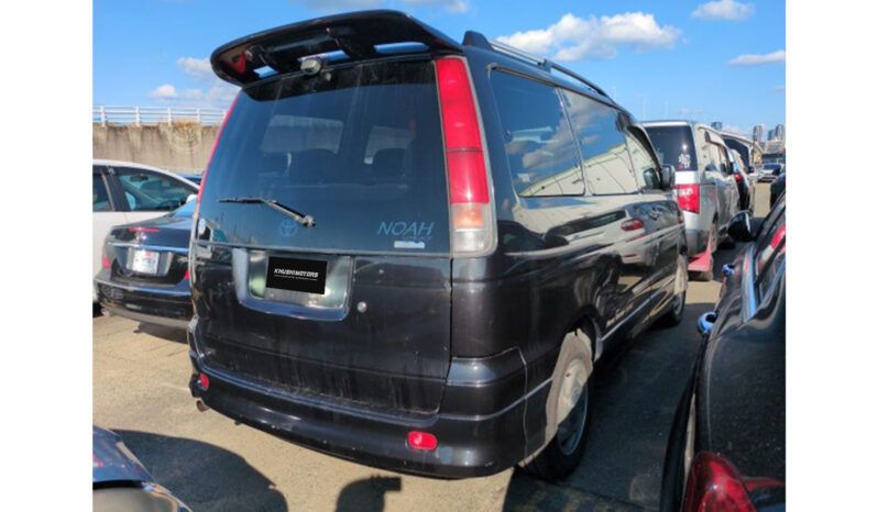 
Toyota Noah 2001 full									