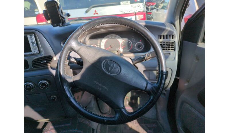 
Toyota Noah 2001 full									